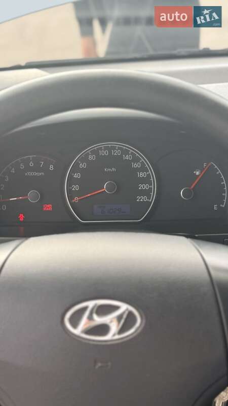 Hyundai Elantra 2011