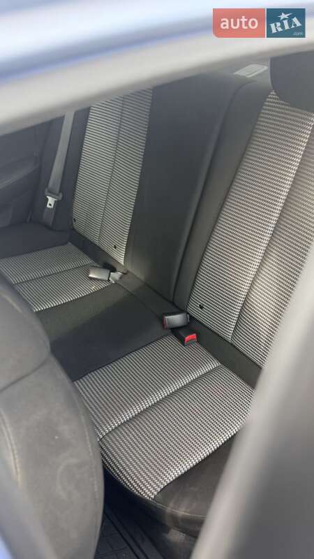 Hyundai Elantra 2011