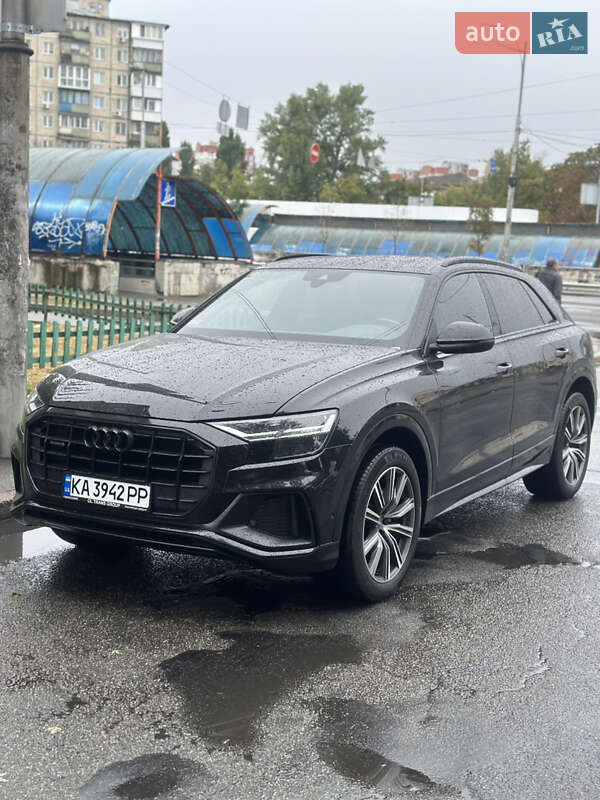 Audi-0