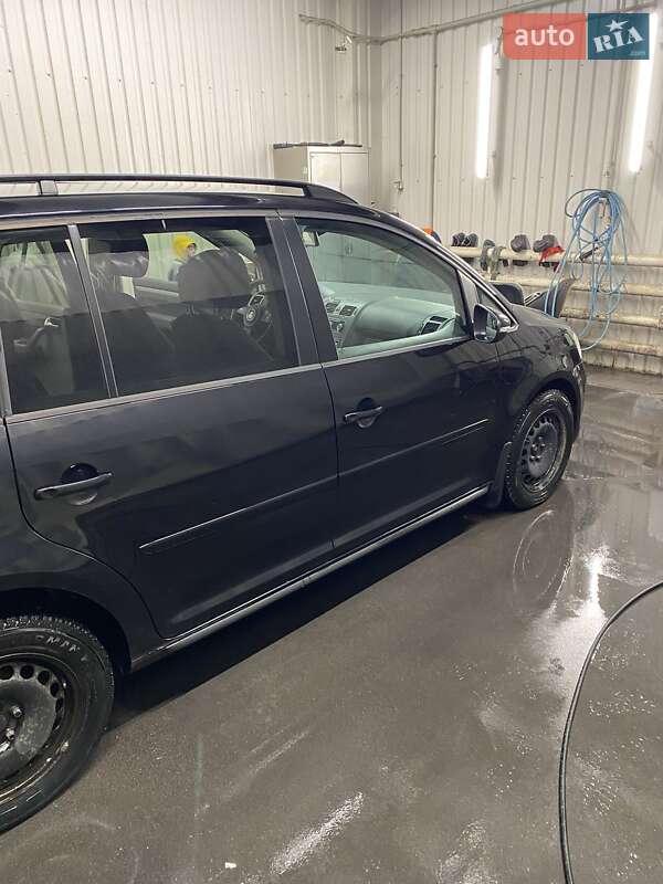 Volkswagen Touran 2012