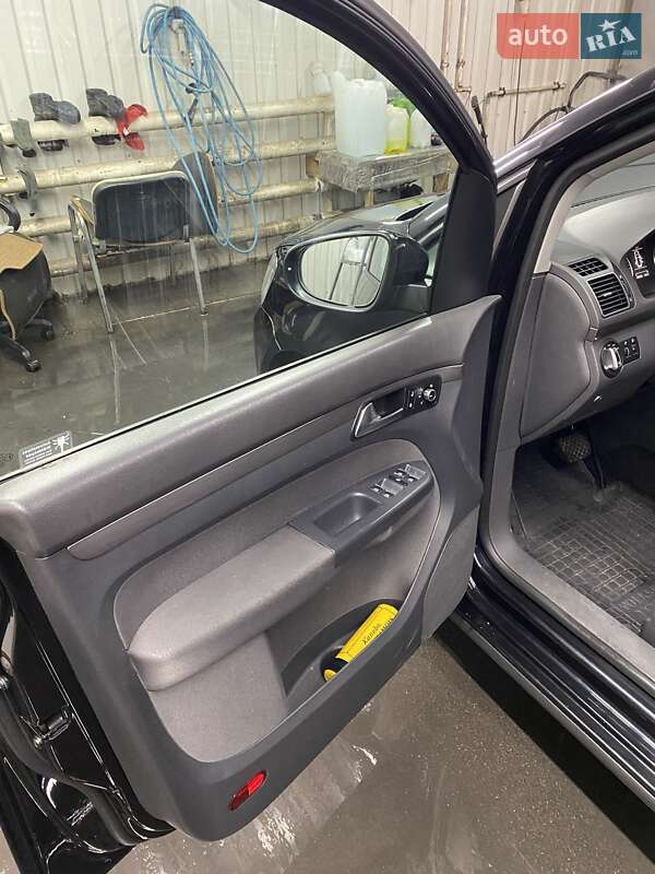 Volkswagen Touran 2012