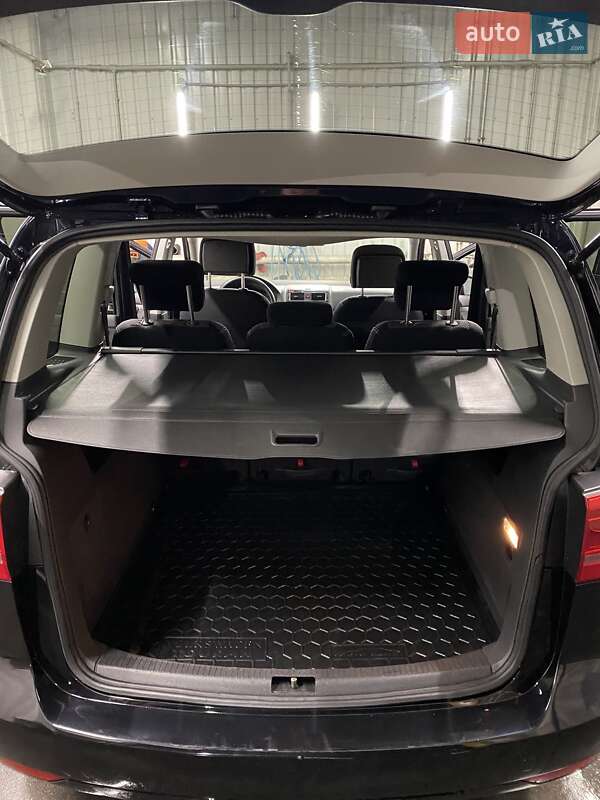 Volkswagen Touran 2012