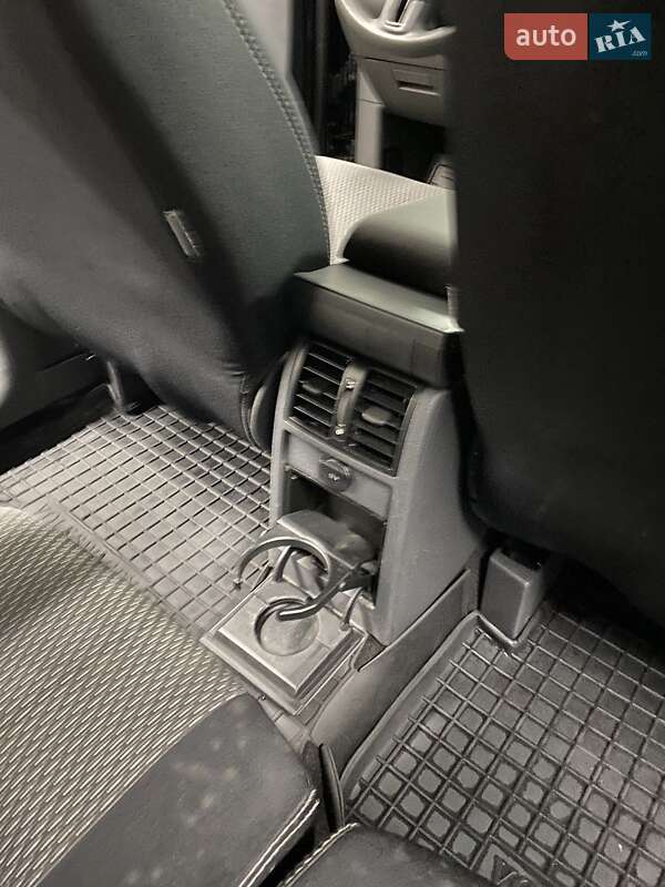 Volkswagen Touran 2012