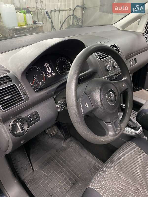 Volkswagen Touran 2012