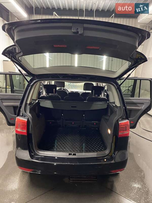 Volkswagen Touran 2012