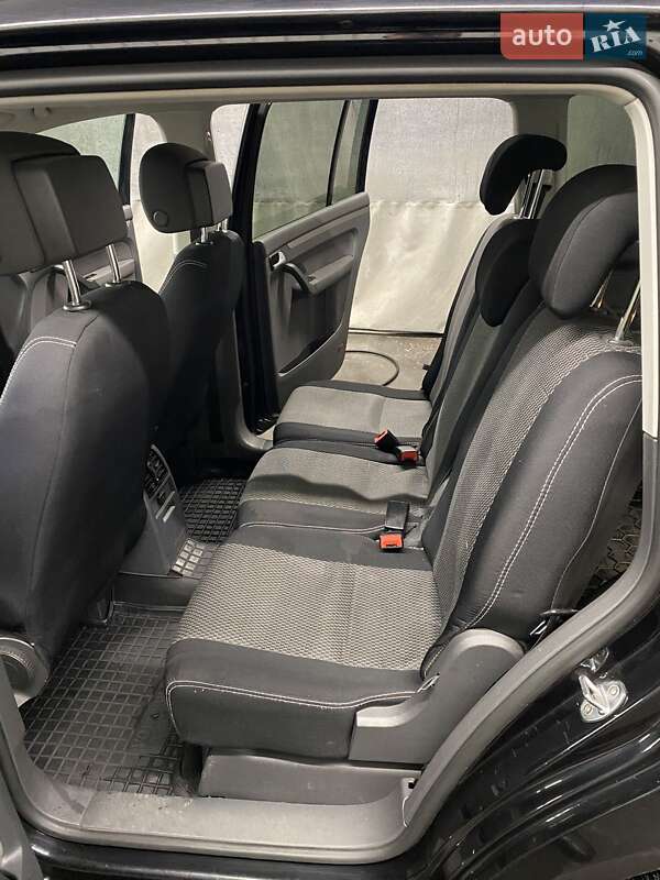 Volkswagen Touran 2012