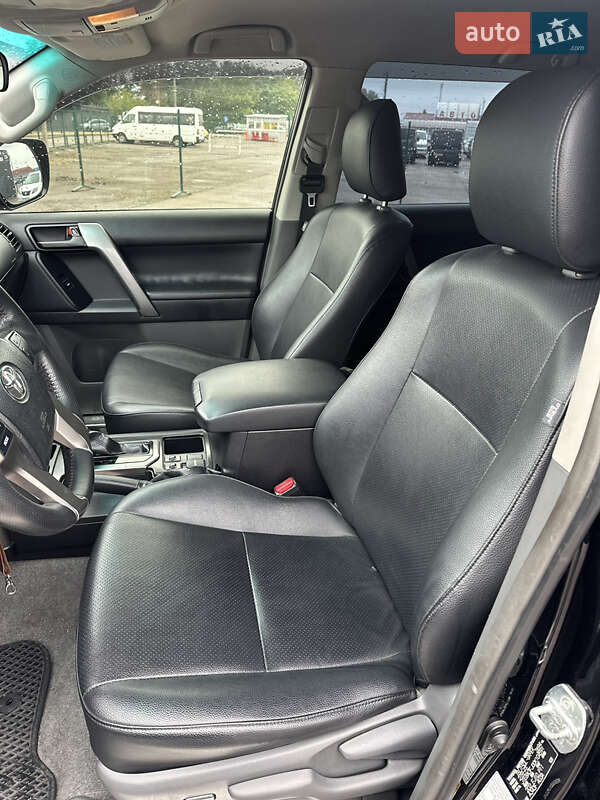 Toyota Land Cruiser Prado 2012