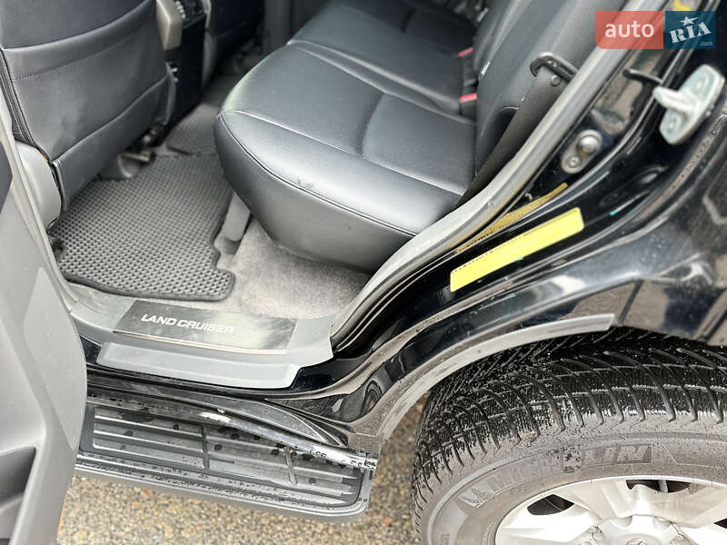 Toyota Land Cruiser Prado 2012