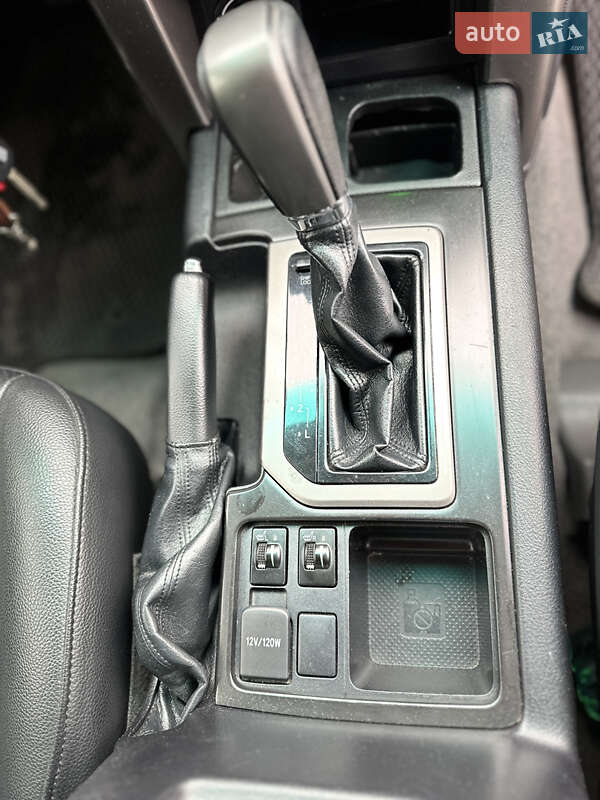 Toyota Land Cruiser Prado 2012