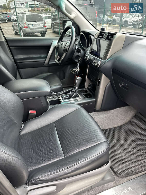 Toyota Land Cruiser Prado 2012