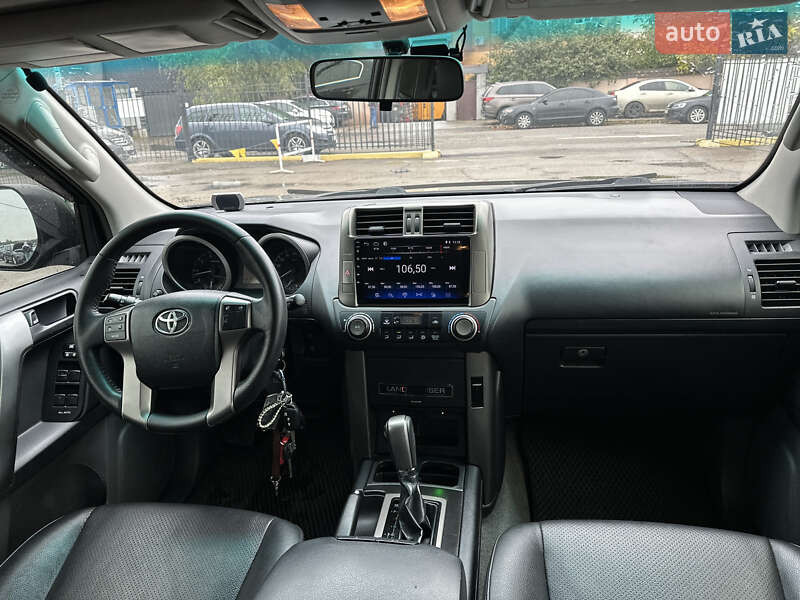 Toyota Land Cruiser Prado 2012