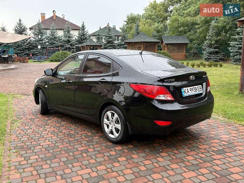 Hyundai Accent 2013