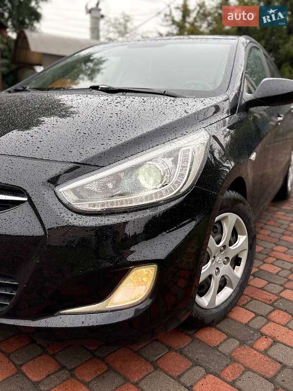 Hyundai Accent 2013