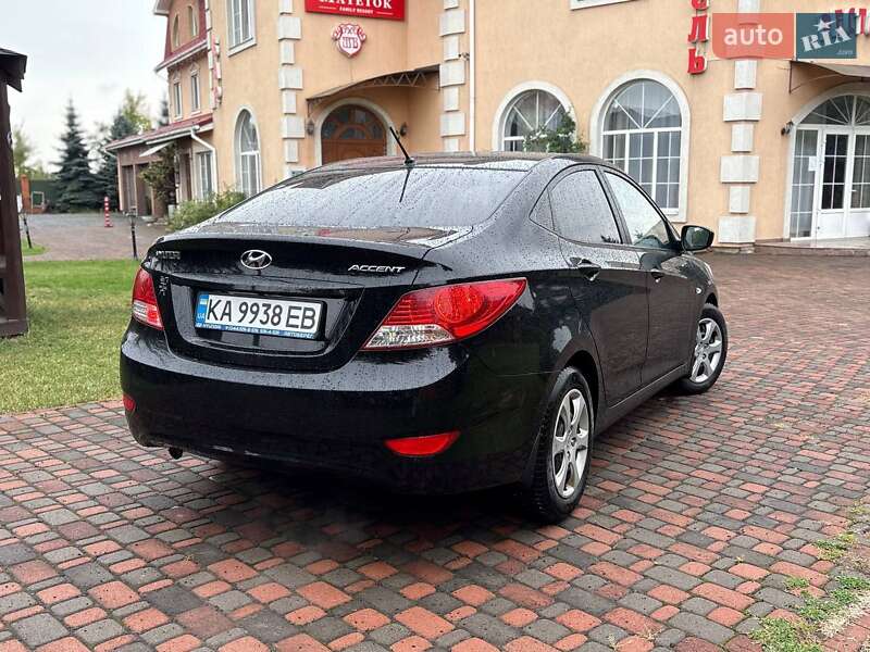 Hyundai Accent 2013