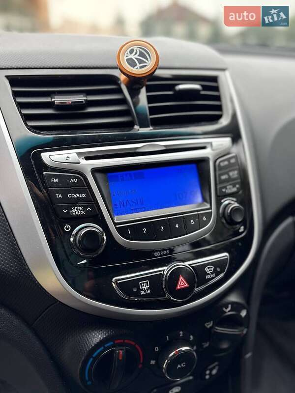 Hyundai Accent 2013
