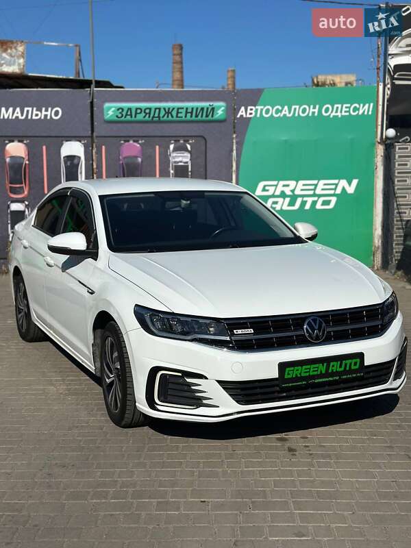 Volkswagen e-Bora 2021