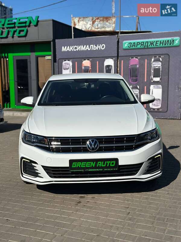 Volkswagen e-Bora 2021