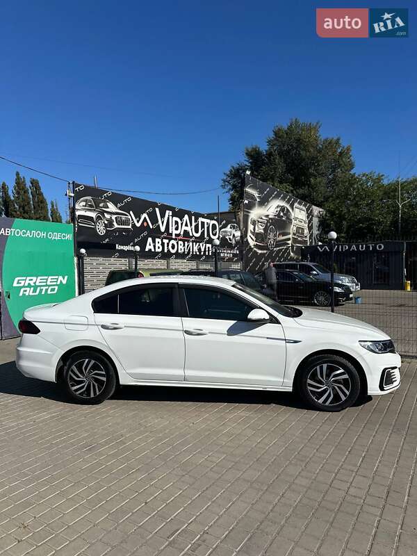 Volkswagen e-Bora 2021