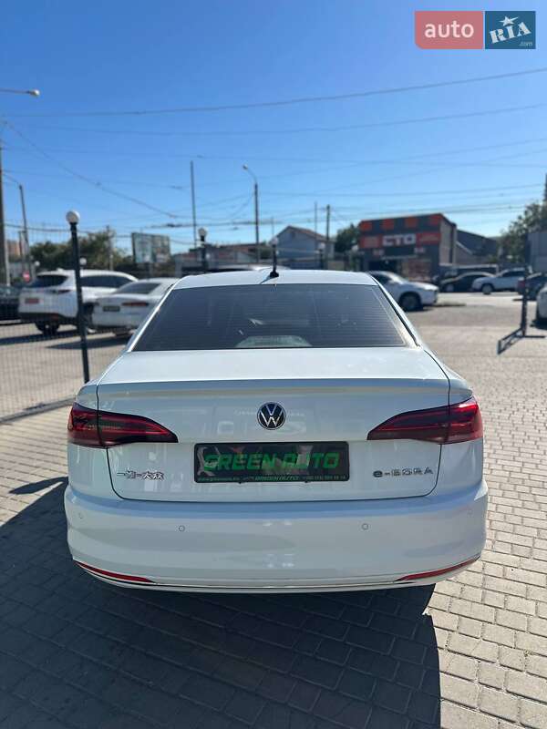 Volkswagen e-Bora 2021