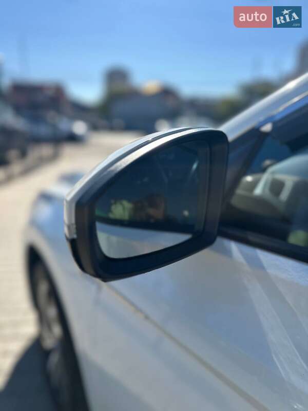 Volkswagen e-Bora 2021