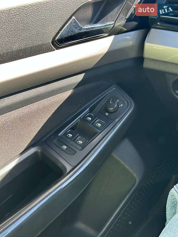 Volkswagen e-Bora 2021