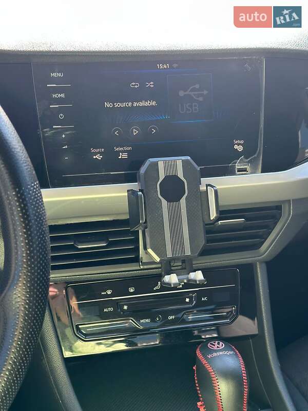 Volkswagen e-Bora 2021