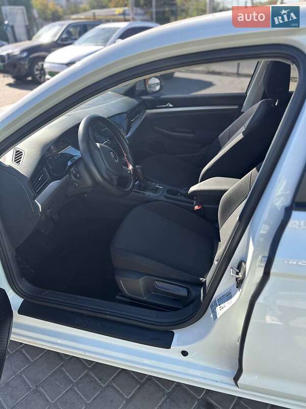 Volkswagen e-Bora 2021