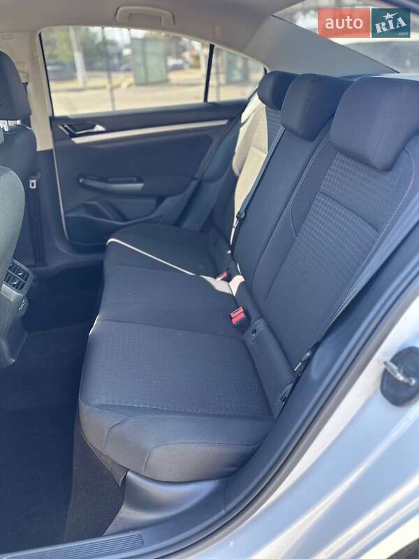 Volkswagen e-Bora 2021