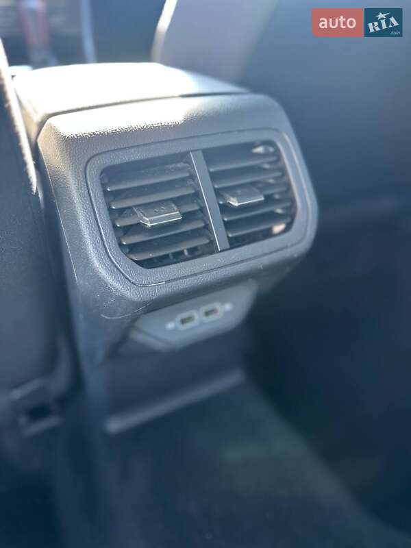 Volkswagen e-Bora 2021