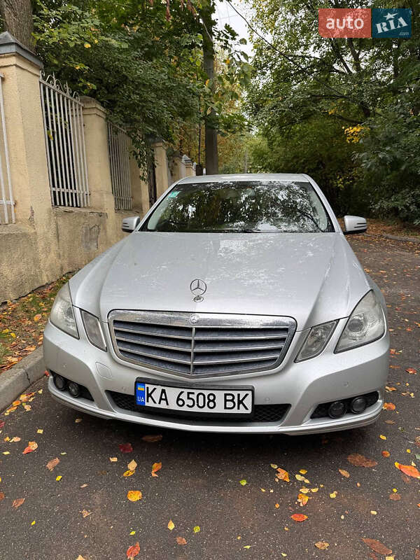 Mercedes-Benz E-Class 2011