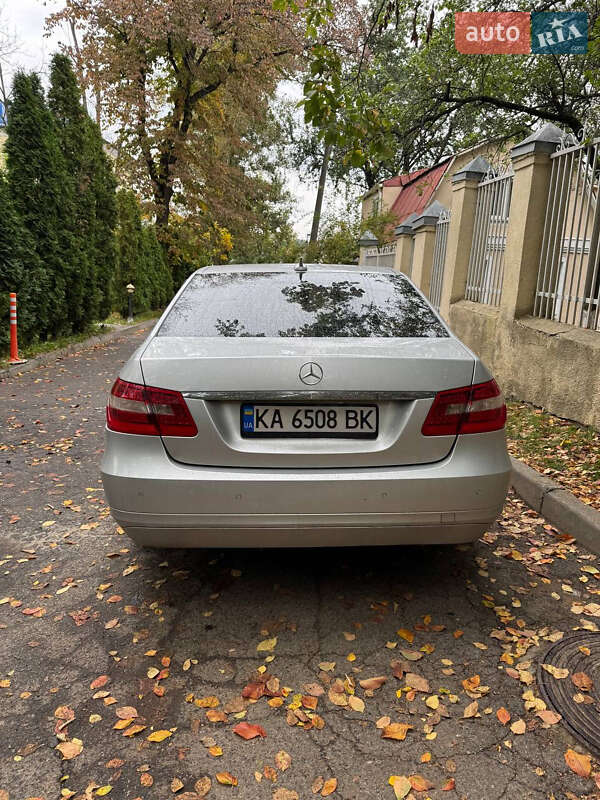Mercedes-Benz E-Class 2011