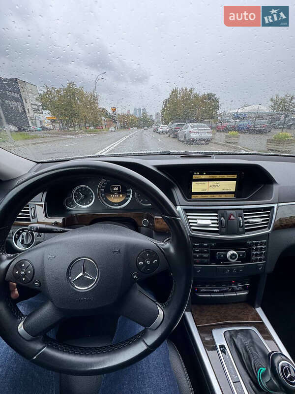 Mercedes-Benz E-Class 2011