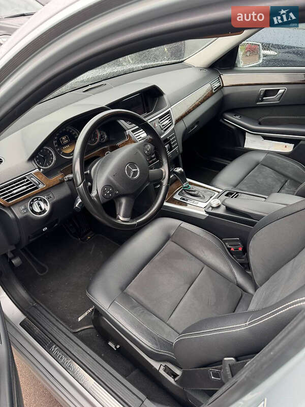 Mercedes-Benz E-Class 2011