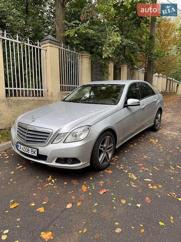 Mercedes-Benz E-Class 2011