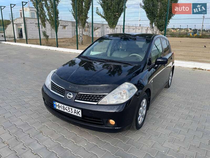 Nissan TIIDA 2008
