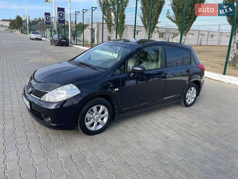 Nissan TIIDA 2008