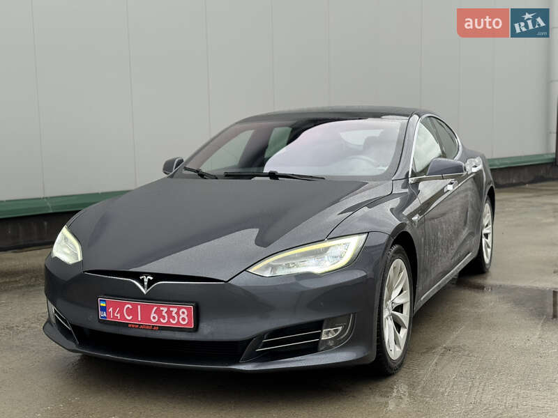Tesla Model S 2018