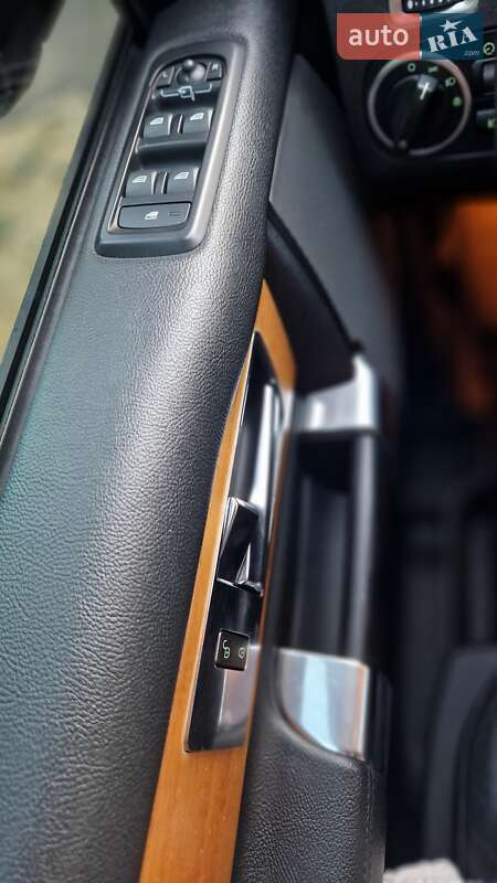 Land Rover Discovery 2013