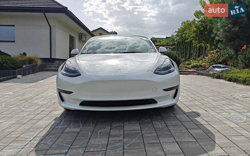 Tesla Model 3 2022