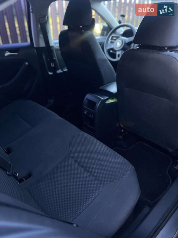 Volkswagen Jetta 2014