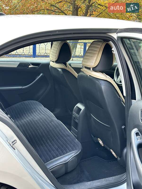 Volkswagen Jetta 2012