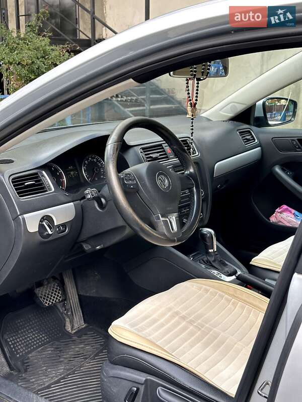 Volkswagen Jetta 2012