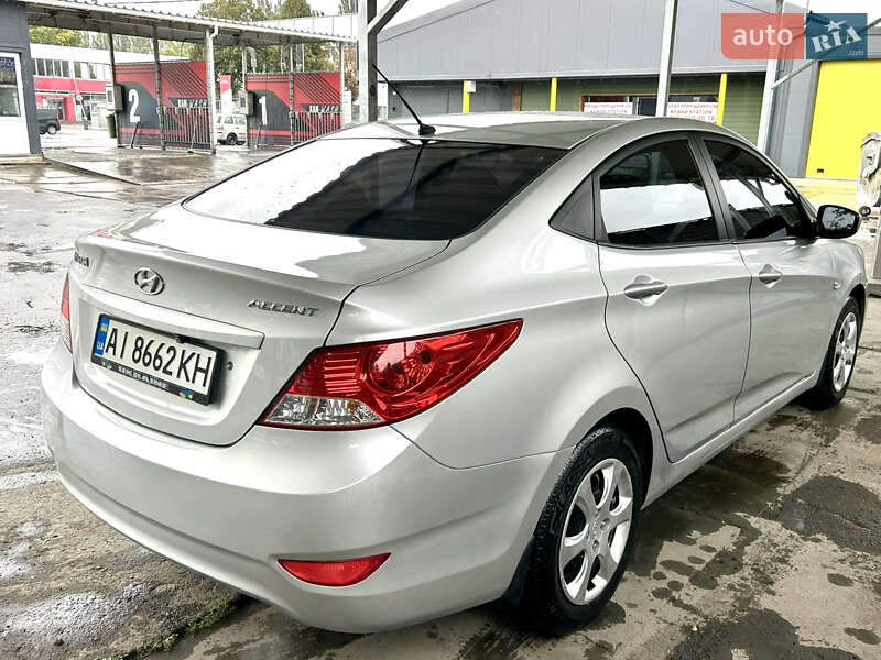 Hyundai Accent 2012