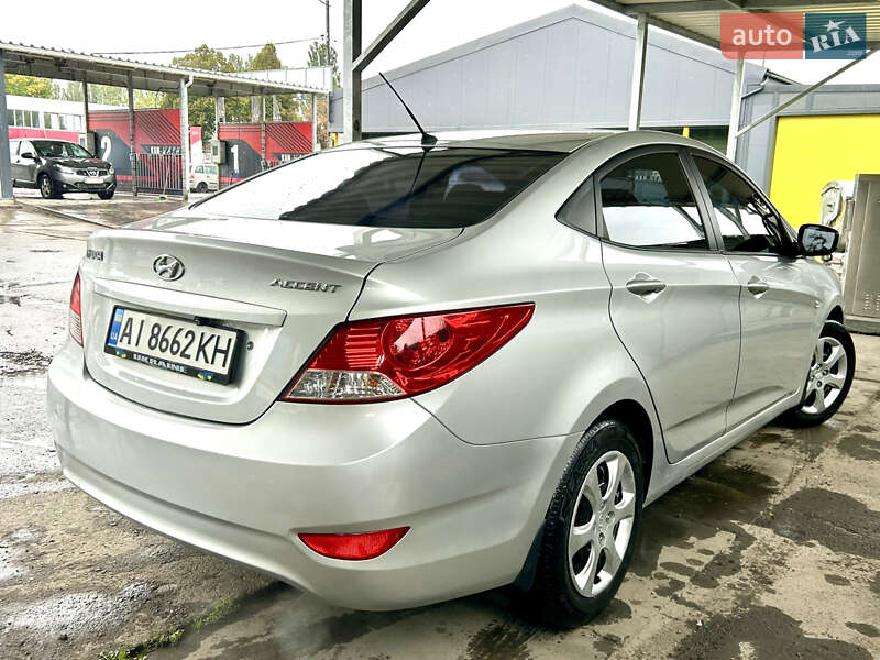 Hyundai Accent 2012