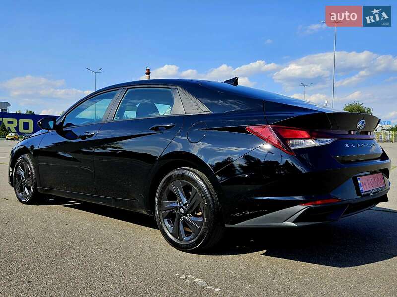 Hyundai Elantra 2021