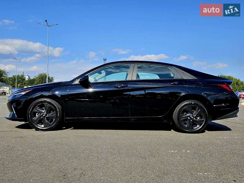 Hyundai Elantra 2021