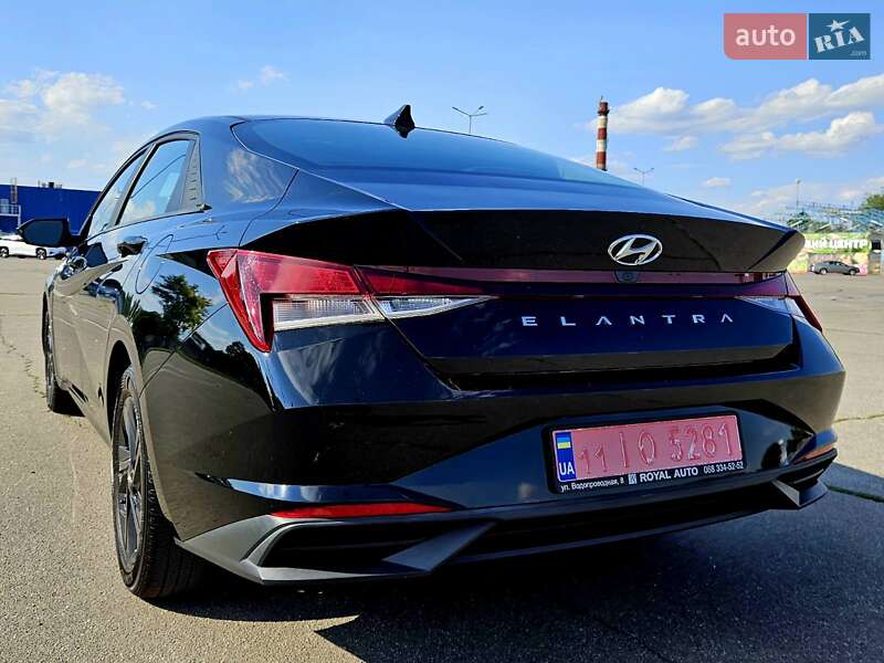 Hyundai Elantra 2021