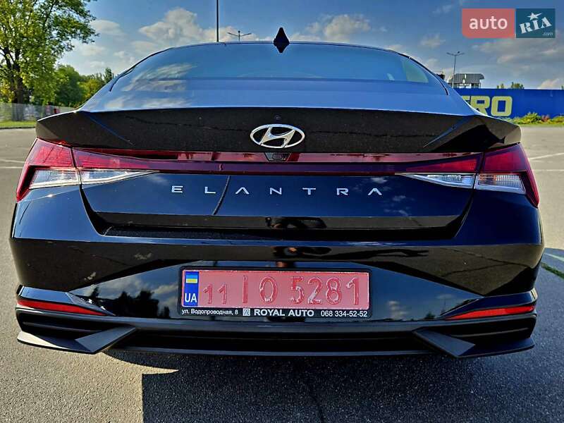 Hyundai Elantra 2021
