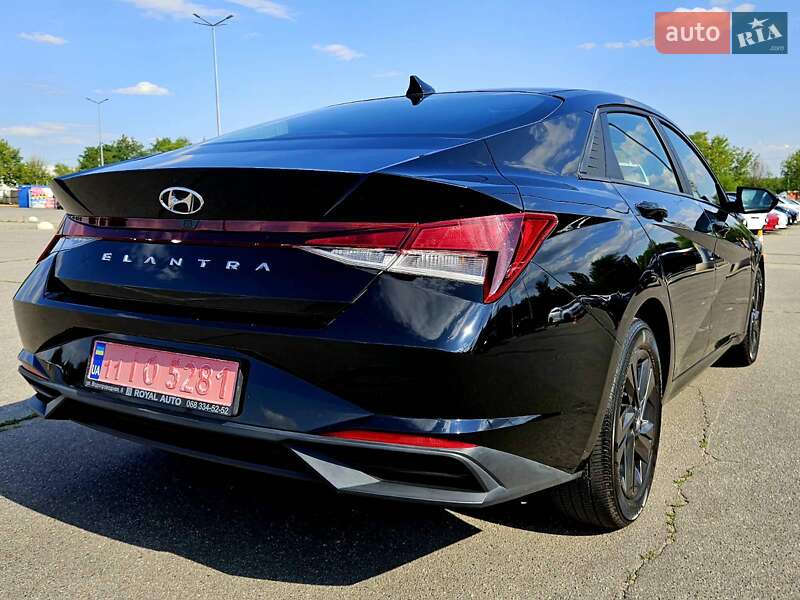 Hyundai Elantra 2021