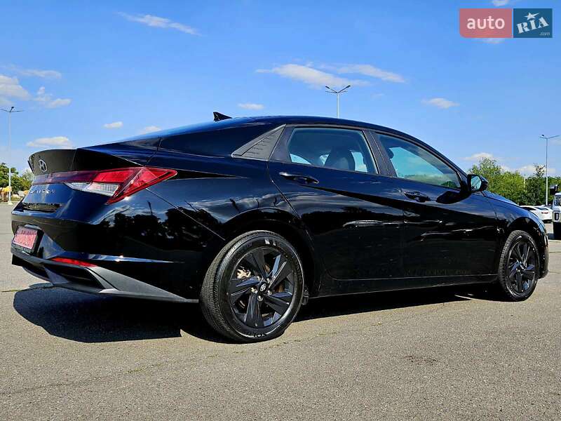Hyundai Elantra 2021